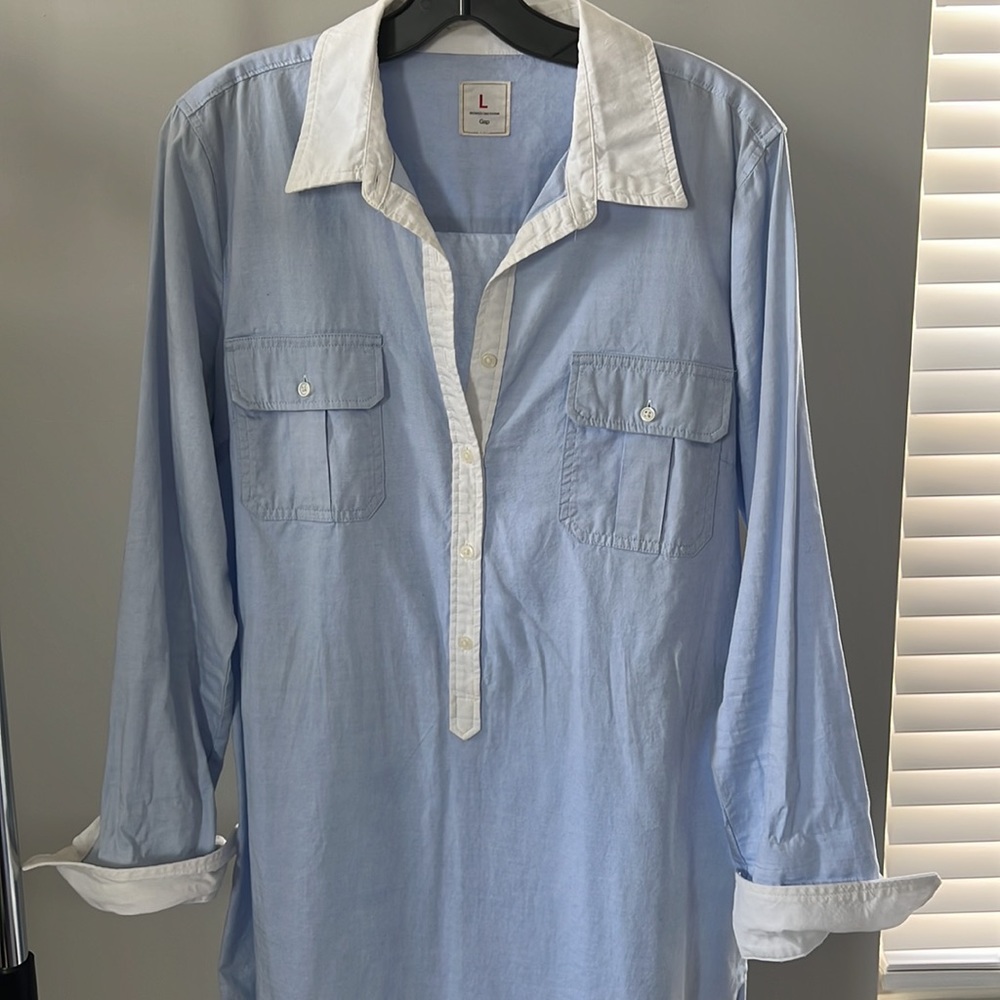 Great condition! GAP shirt dress